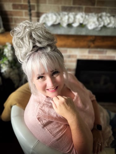 Customer photo review of JuvaBun Messy Bun 2.0 - Luxe Volume for Thinning Hair
