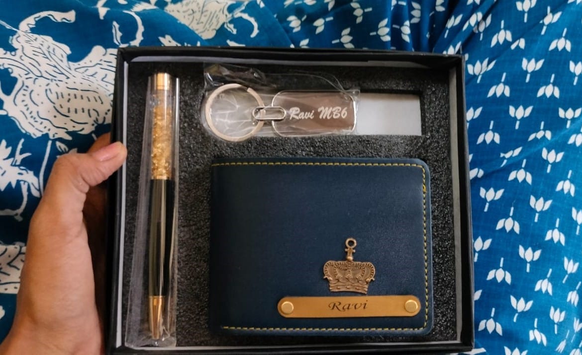 Customer photo review of Wallet Combo With Pen
