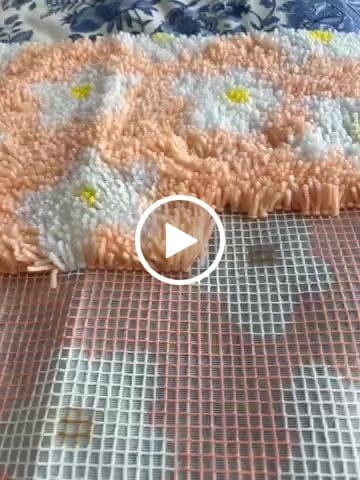 Customer video review of DAISY Rug Making Kit