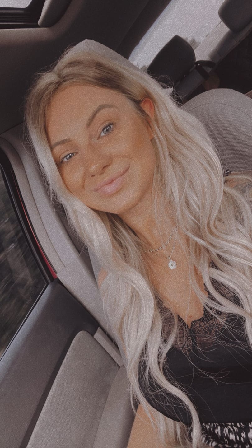 Customer photo review of 7pcs Clip in Hair Extensions Professional Highlight Blonde #P18/613| LaaVoo
