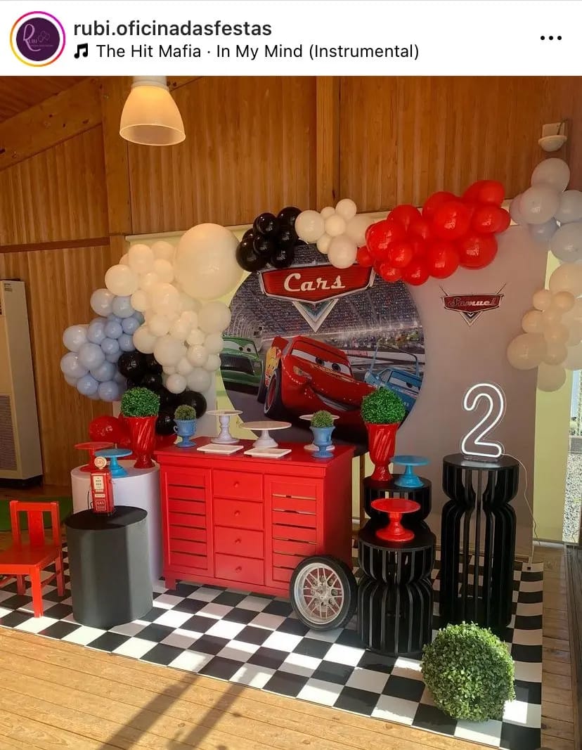Customer photo review of Custom birthday party decoration round circle backdrop cover plinth cylinder pedestal cloth cover