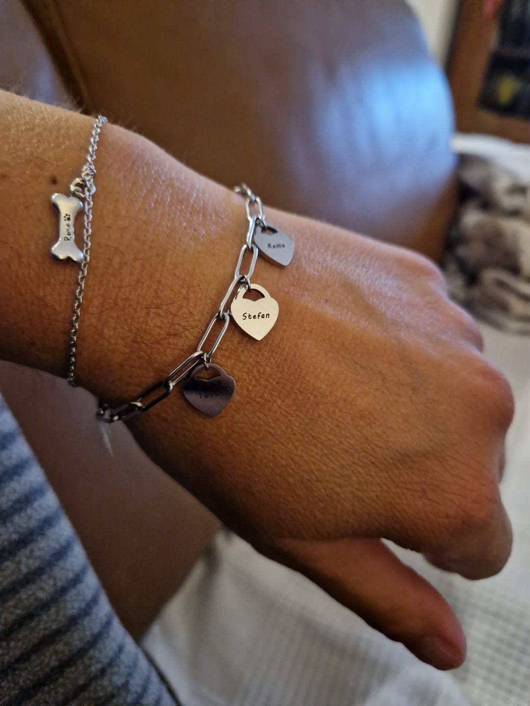 Customer photo review of Armband mit personalisierten Herzanhängern