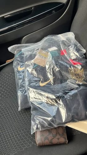 Foto de Dario M. con su compra
