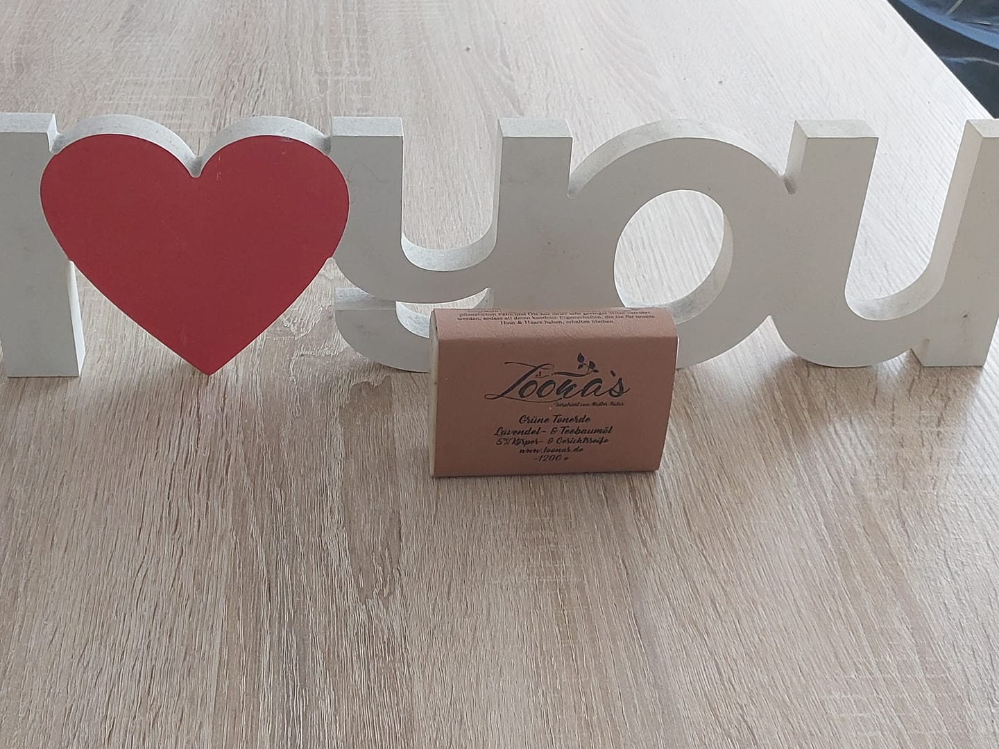 Customer photo review of Grüne Tonerde mit Lavendel- & Teebaumöl (Für normale & Mischhaut)