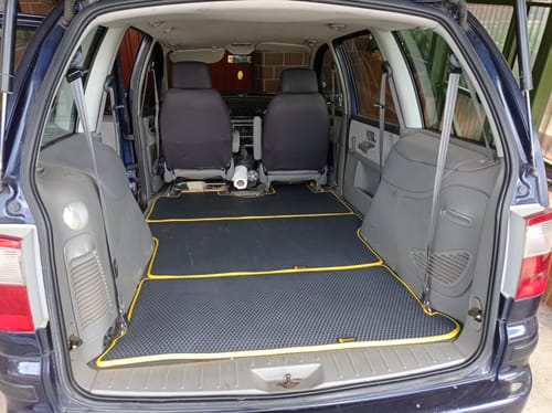 Czesław G. review of Mata do bagażnika na wymiar image 1 out of 1