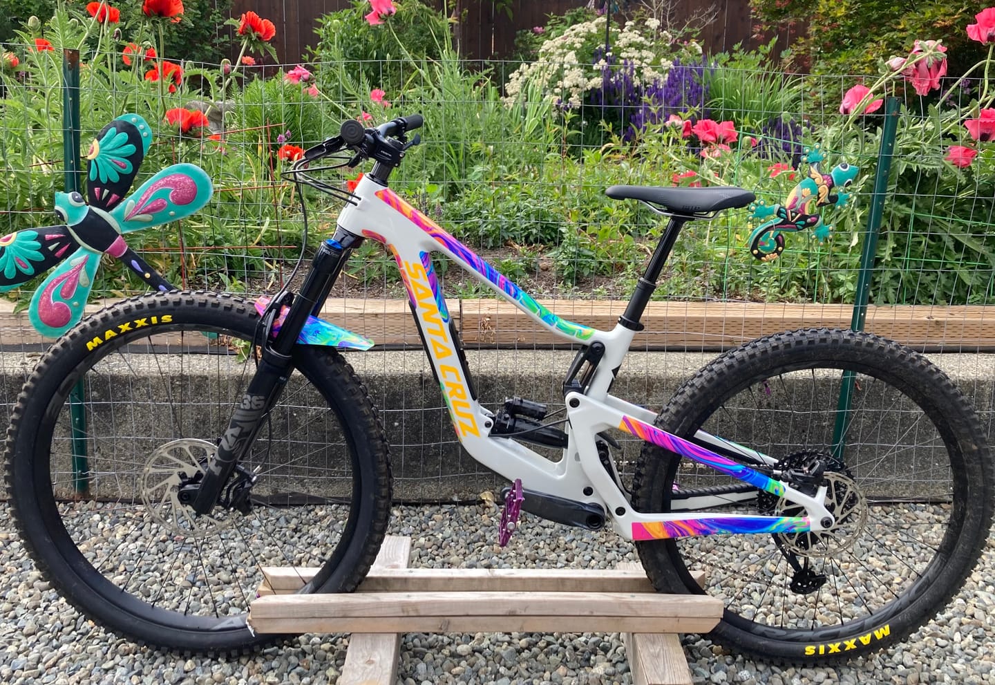 Customer photo review of Oil Slick Frame Keeper