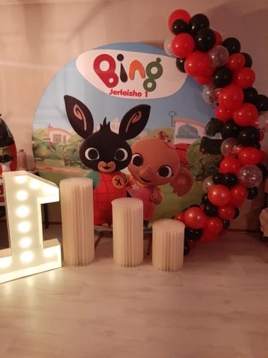 Customer photo review of Custom birthday party decoration round circle backdrop cover plinth cylinder pedestal cloth cover