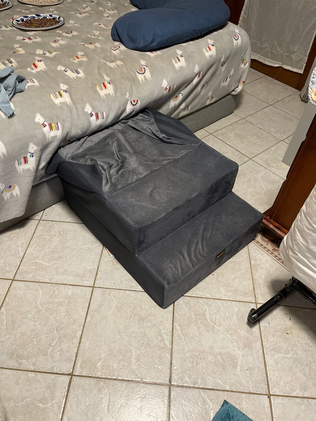 Customer photo review of PaWz Detachable Pet Stairs Grey