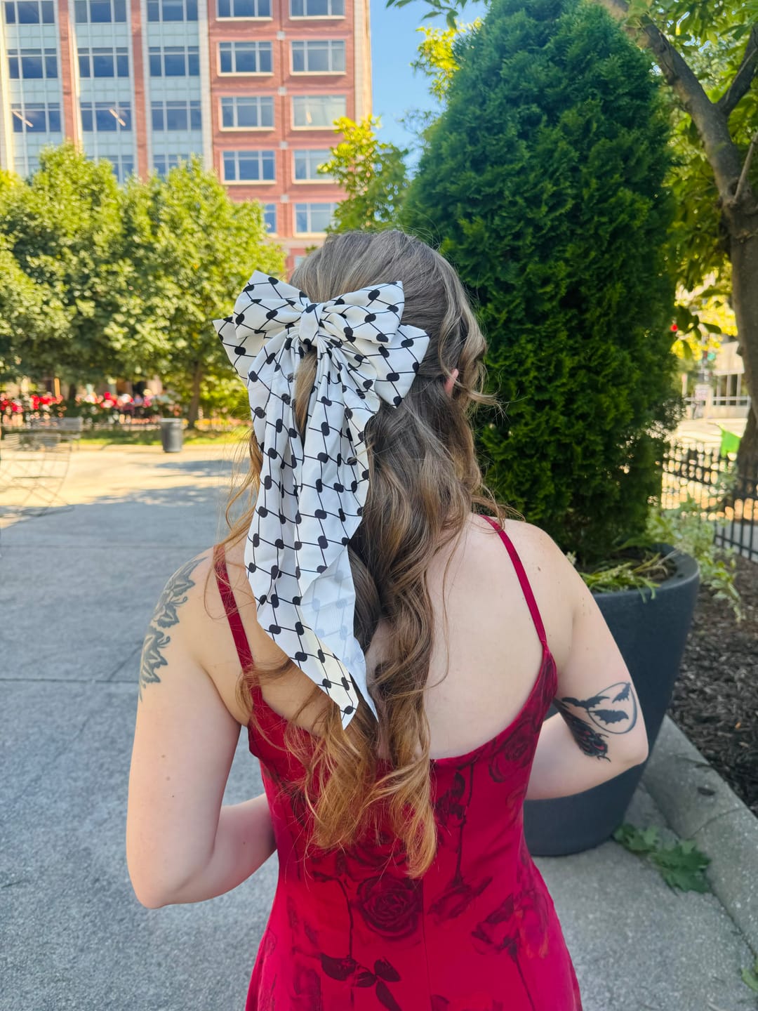 Customer photo review of Keffiyeh Hatta Hair Accessories - Scrunchie Bow Headband Bonnet Long Bows