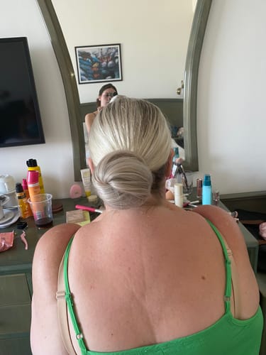 Customer photo review of Stranded Super Easy Clip-in Mum Bun #111 Pearl Moon