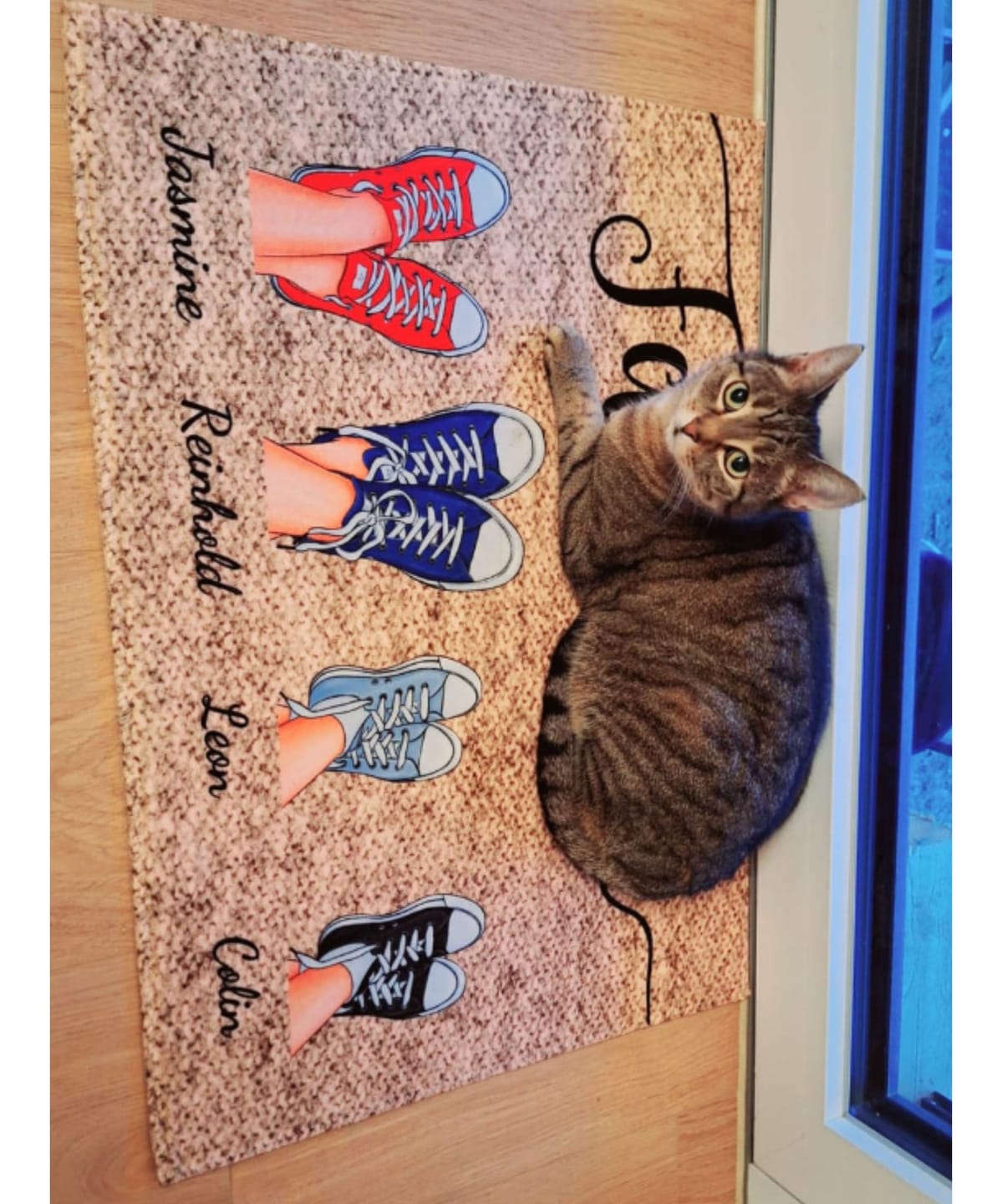 Customer photo review of Willkommen bei... "Family Sneaker" - Personalisierte Fußmatte