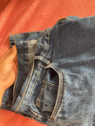 Aiko Nataly K. review of Calça Jeans Reta Araçá Azul Médio image 1 out of 1