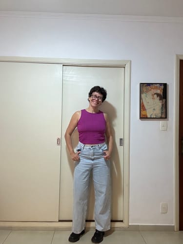 Lucrecia R. review of Calça Jeans Reta Araçá Azul Médio image 1 out of 1