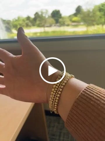Customer video review of juno bracelet (6mm)