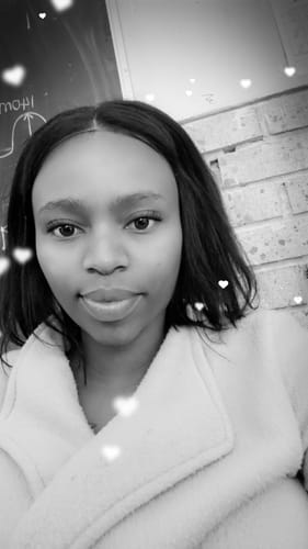 Ntombifikile S. review of KAMO - Brazilian 13x4 Lace Front Wig image 1 out of 1