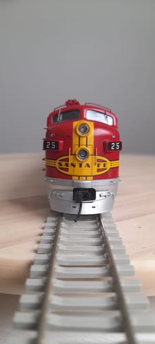 Customer photo review of BLI 8160 EMD F3 A/B Set, ATSF 25L/25A, Warbonnet Scheme, 1960's Configuration, A-unit Paragon4 Sound/DC/DCC, Unpowered B, HO