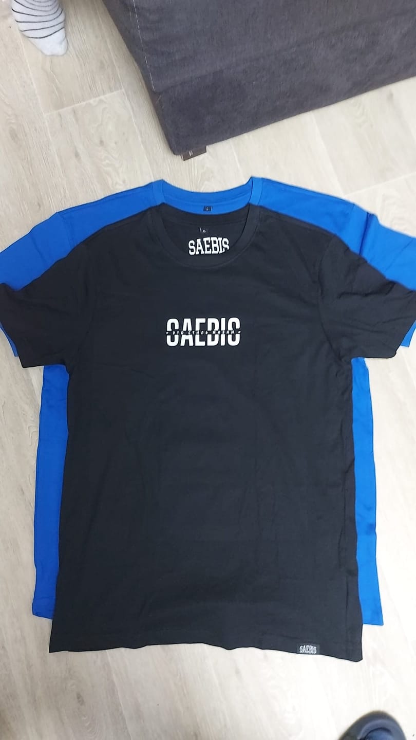 Customer photo review of Lifestyle Herren Oversized T-Shirt königsblau by SAEBIS®