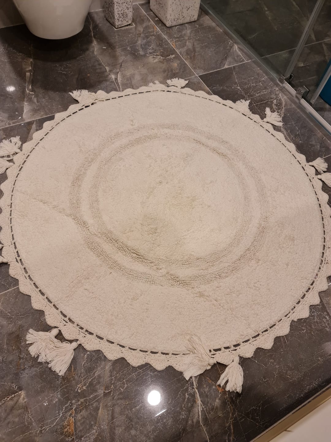 Customer photo review of Olivid Yuvarlak Banyo Paspası %100 Pamuk 100x100 Ekru
