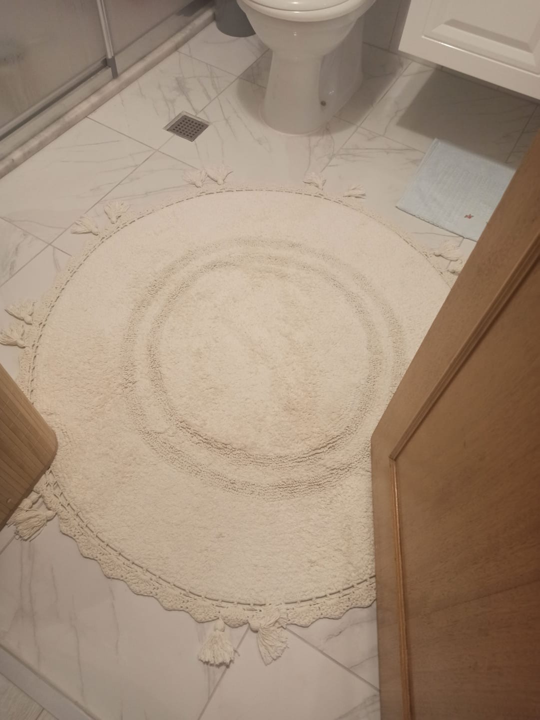 Customer photo review of Olivid Yuvarlak Banyo Paspası %100 Pamuk 100x100 Ekru