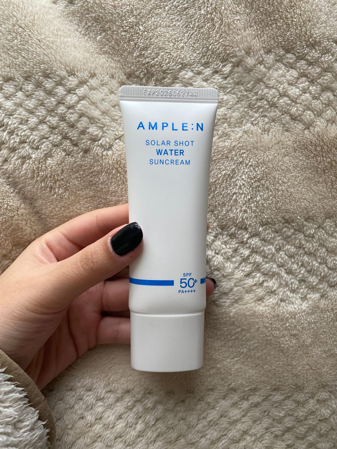 Customer photo review of Protector Solar SPF 50PA++++ Crema Gel Ácido Hialurónico 40ml AMPLEN