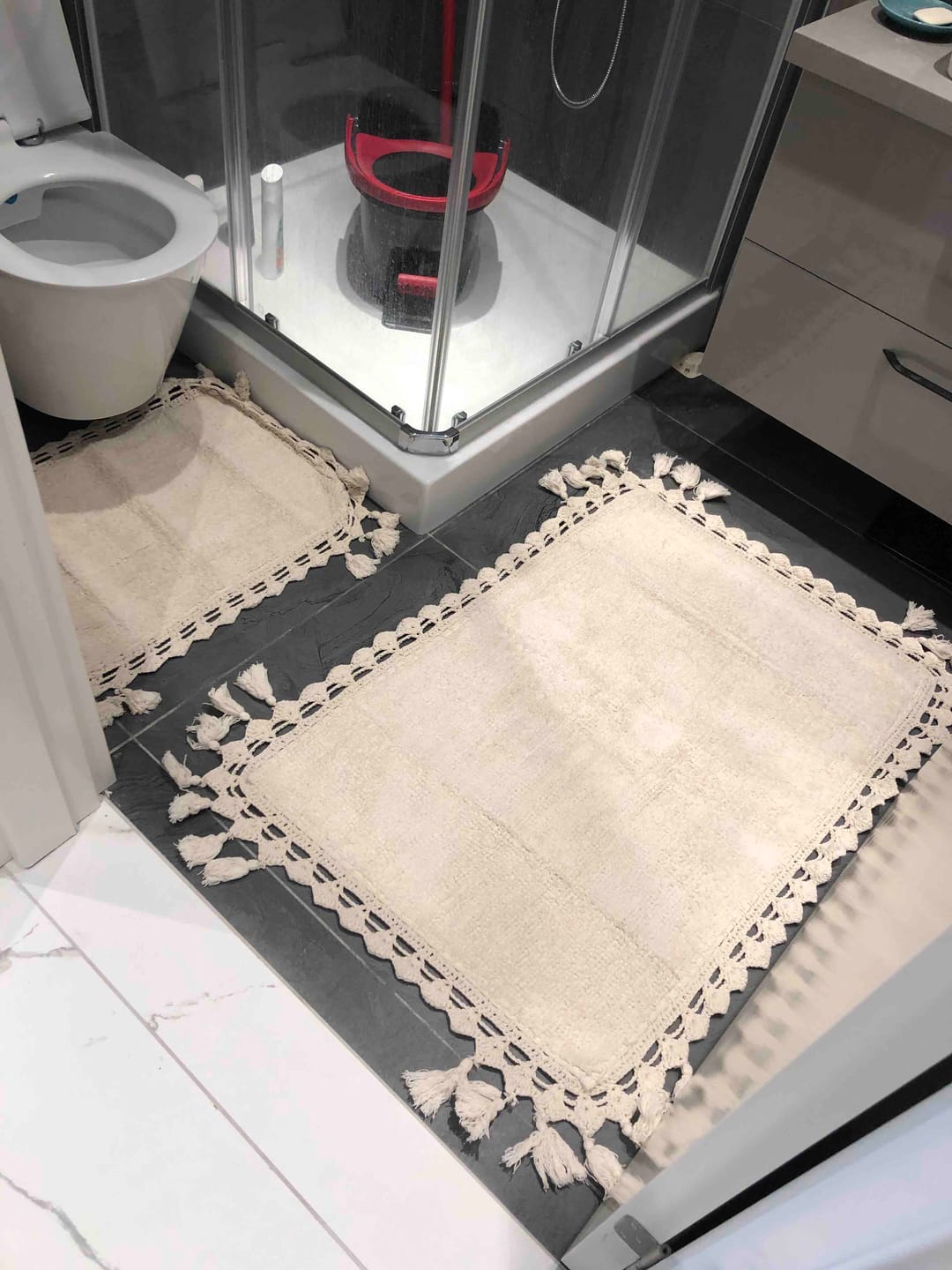 Customer photo review of Lorna 2’li Takım Banyo Paspası %100 Pamuk 40x60 + 60x90 Gri