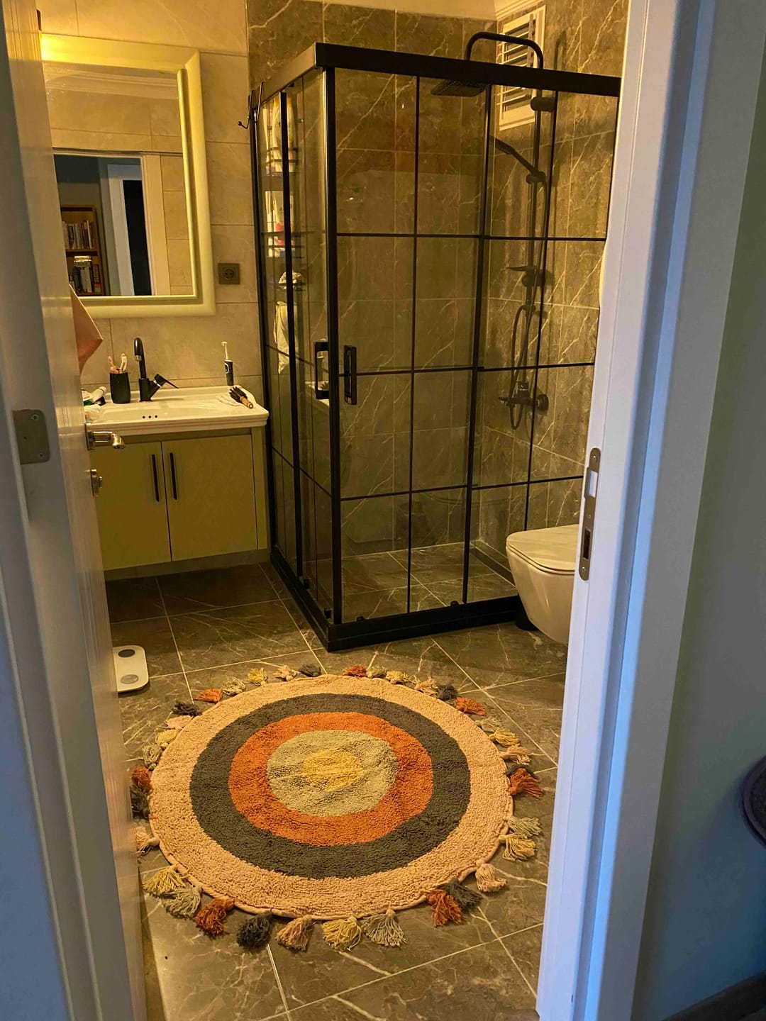 Customer photo review of Laura Yuvarlak Banyo Paspası %100 Pamuk 100x100 Bej