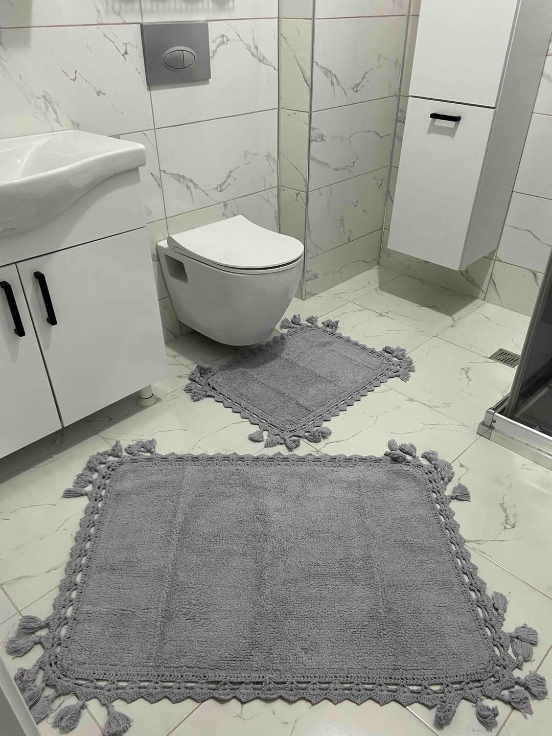 Customer photo review of Lorna 2’li Takım Banyo Paspası %100 Pamuk 40x60 + 60x90 Gri