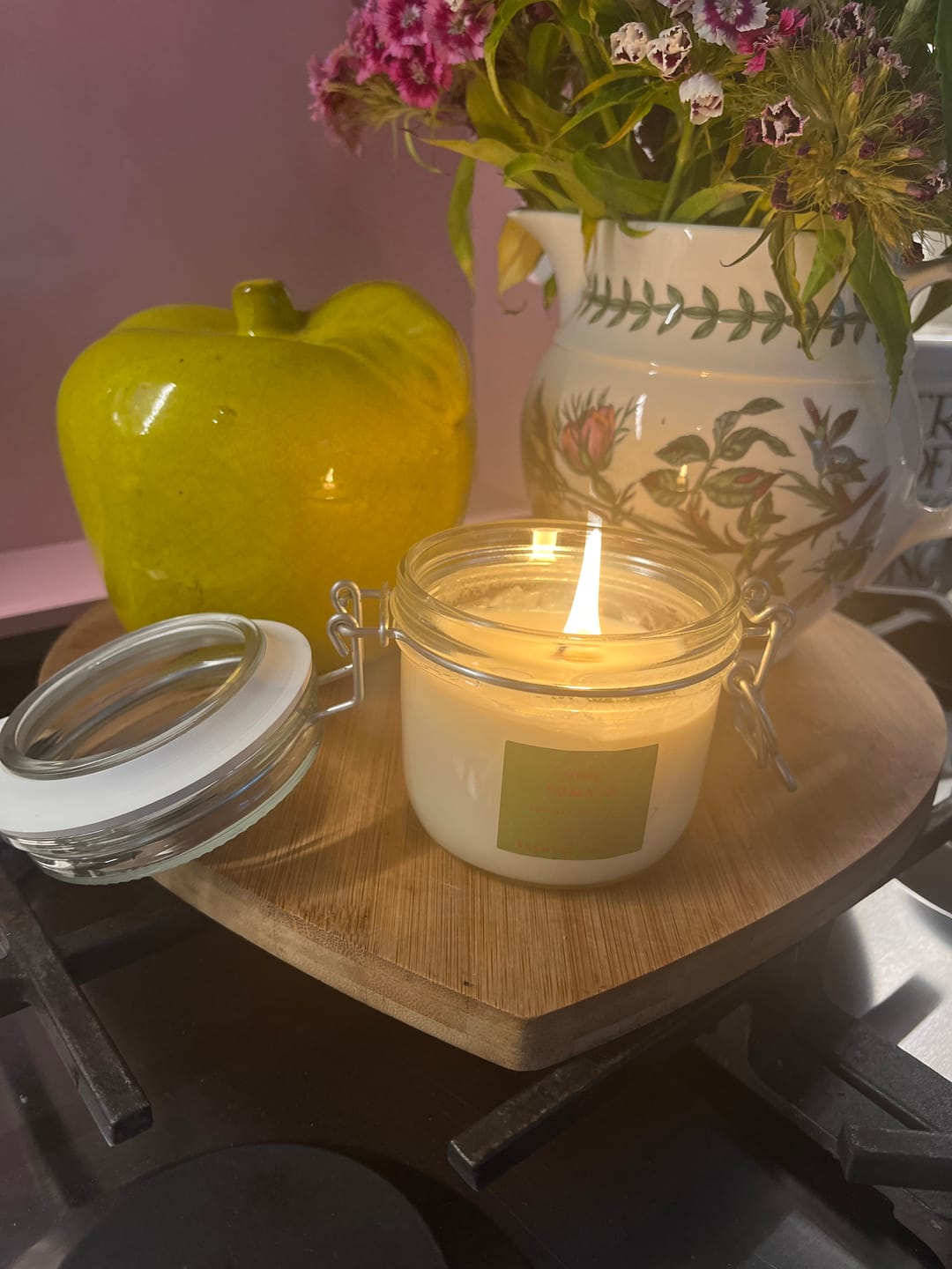 Customer photo review of Vine Tomato Medium Kitchen Jar Candle