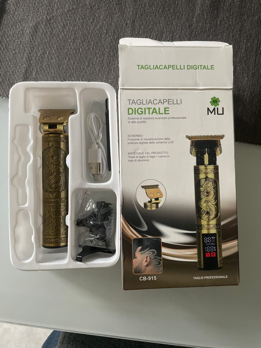 Customer photo review of Rasoio elettrico digitale con display integrato resistente all'acqua