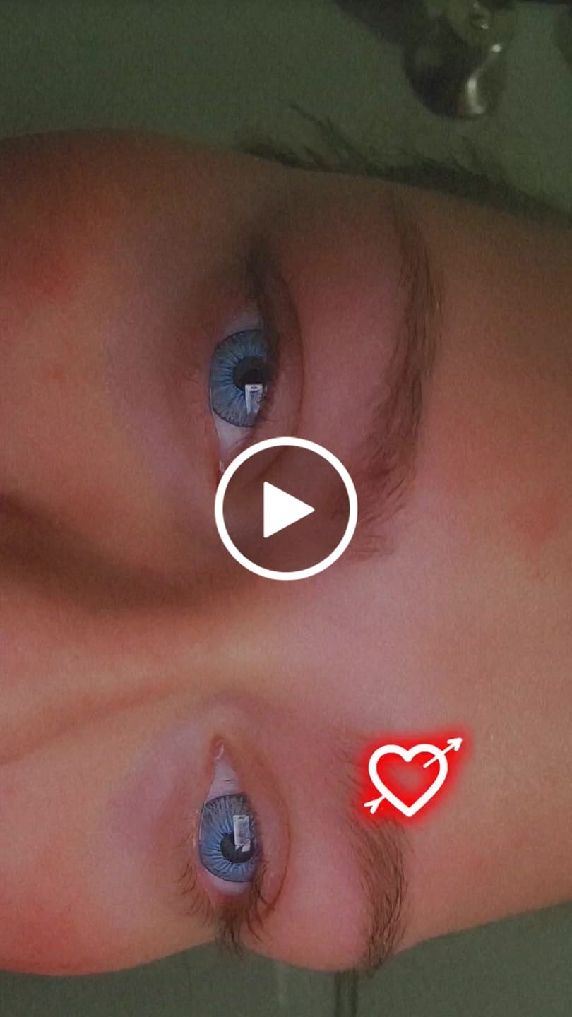 Customer video review of New York Blue Prescription Coloured Contact Lenses