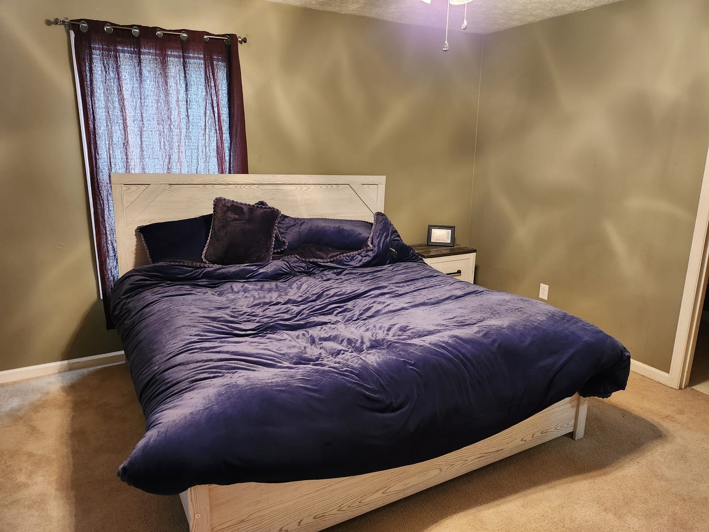 Customer photo review of Amorgos Fine Velvet Bedding Set