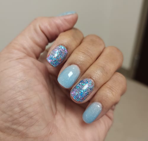 Customer photo review of SC11 Dubai Blue Glitter Dip Powder
