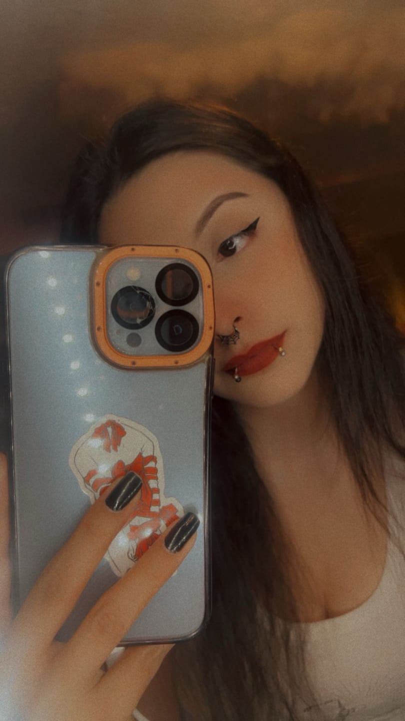 Customer photo review of Chula Liquid Liner Duo (Black/Brown)