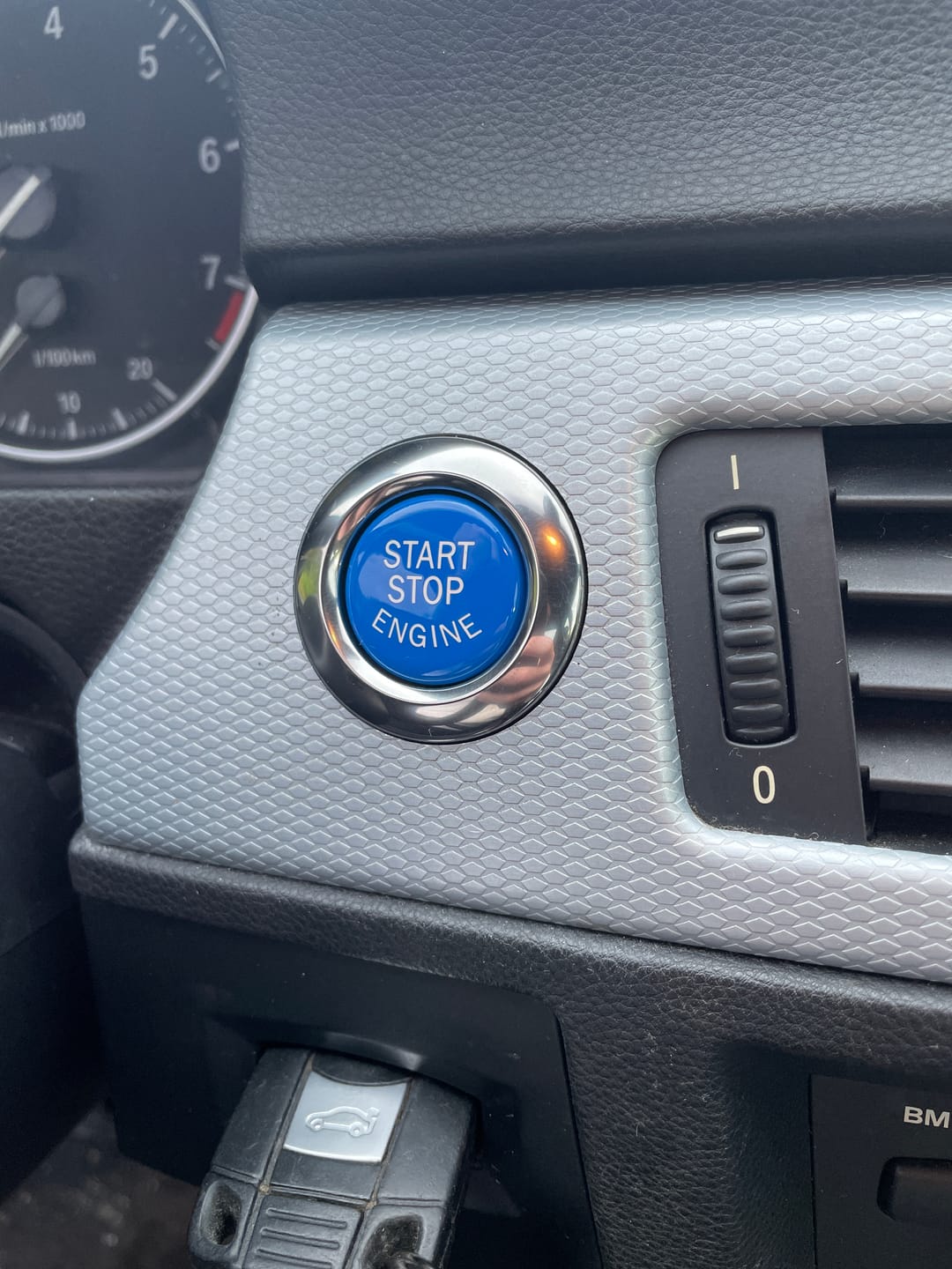 Customer photo review of BMW E6x/E8x/E9x Startknapp