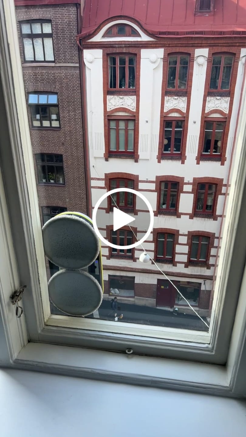 Customer video review of Fönsterputsrobot DiteWimba FPR20 med sprayfunktion