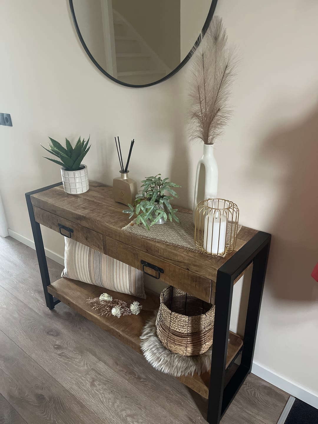 Customer photo review of Sidetable Mangohout en Staal | 120 x 35 x 76 cm