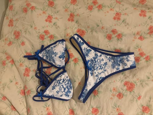 Customer photo review of Seamolly Plant Floral Print Bow Decor Halter Tie Triangle Bikini Set