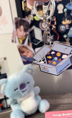 Customer photo review of [PREORDER] Hope World x JITB Keychain (Double-sided)