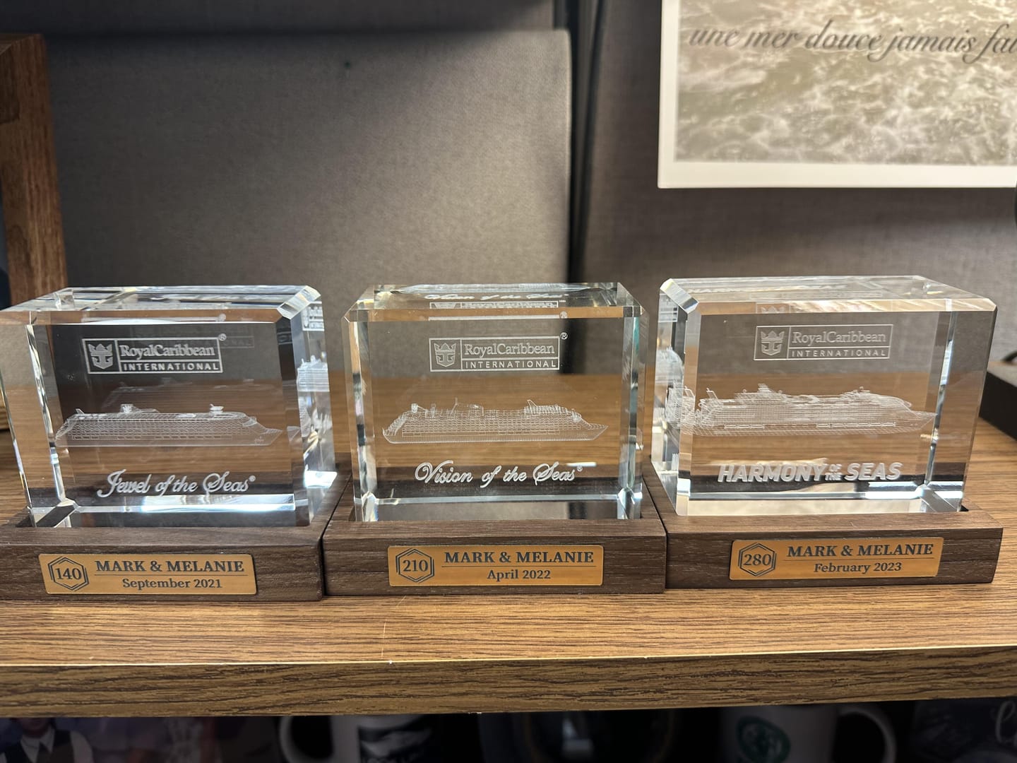 Customer photo review of Cruise Milestone crystal block base