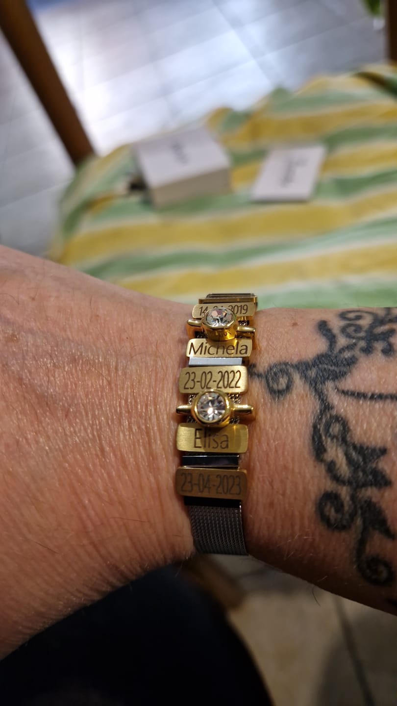 Customer photo review of Mesh charm name gold
