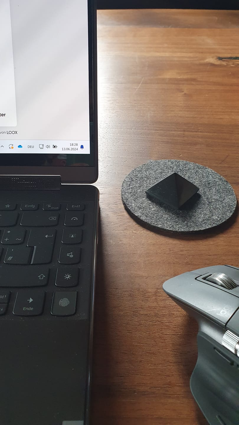 Customer photo review of Schungit Pyramide aus Karelien