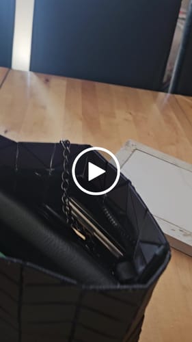 Customer video review of Pochette Lumineuse | Héméra