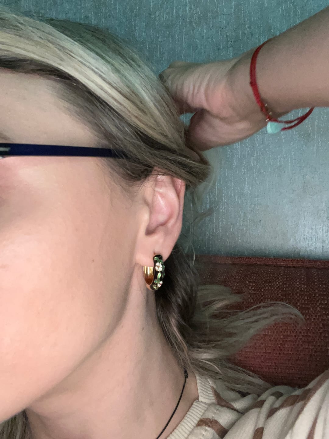 Customer photo review of Black Gold Hoop Flower Earrings