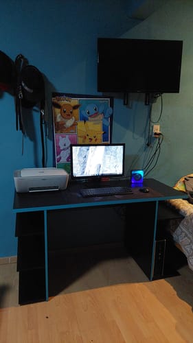 Customer photo review of Escritorio Gamer Para PC y Consola Negro/Azul