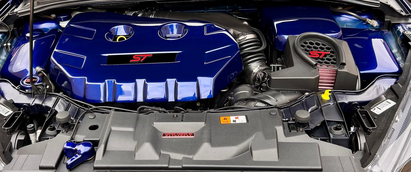 Customer photo review of Proform Engine Cap Cover Kit - Mk2/3/4 Focus / Mk 6/7/8 Fiesta (Painted Finishes)