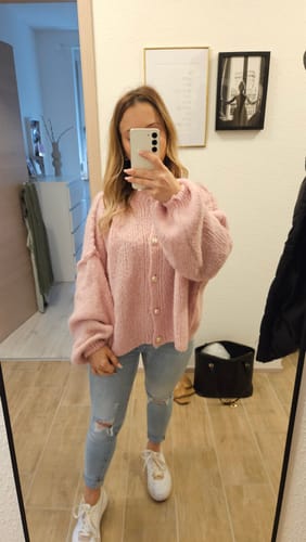 Customer photo review of Oversized Cardigan Short "CozyGlam"