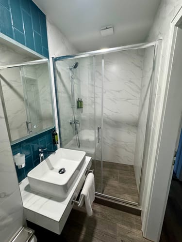 Customer photo review of SONNI Dusche Nischentür Schiebetür mit Rahmen ESG Glastür 100-170cm Höhe 185cm