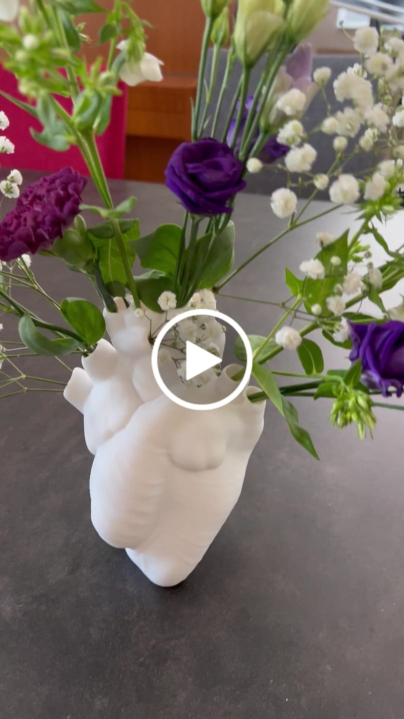Customer video review of Dekogefäß - Anatomisches Herz Vase
