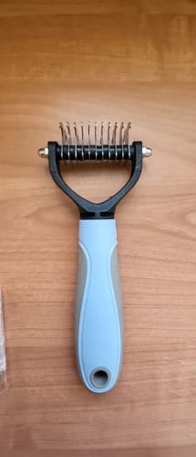 Customer photo review of Vixinx PetBrush™ - Prevent flying hairs (1 + 1 free)