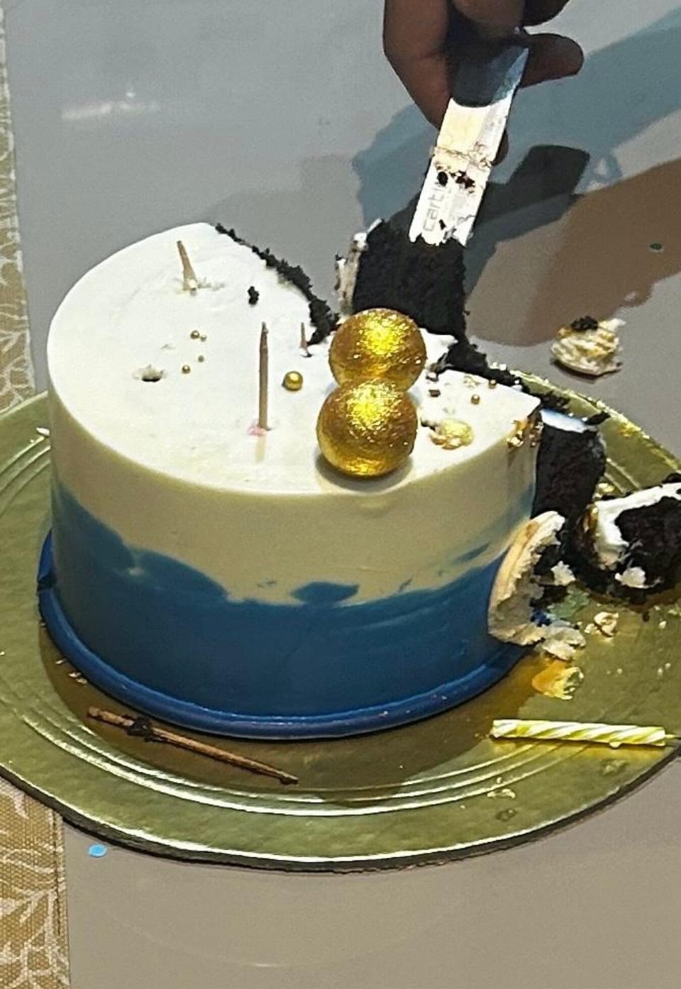 Customer photo review of Blue Shade Drip Cake